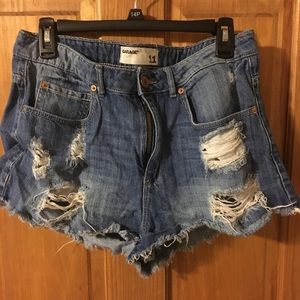 Garage Ripped Jean Shorts 😜